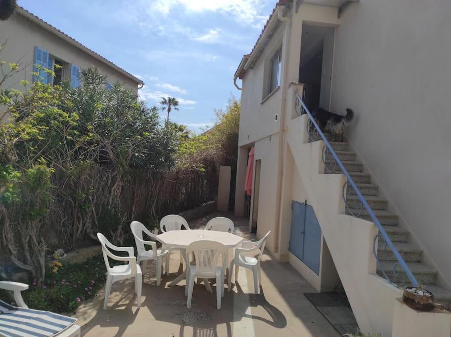 Joli Appartement Avec Cour Prive A 5 Minutes A Pied De La Plage Sanary-sur-Mer Eksteriør bilde